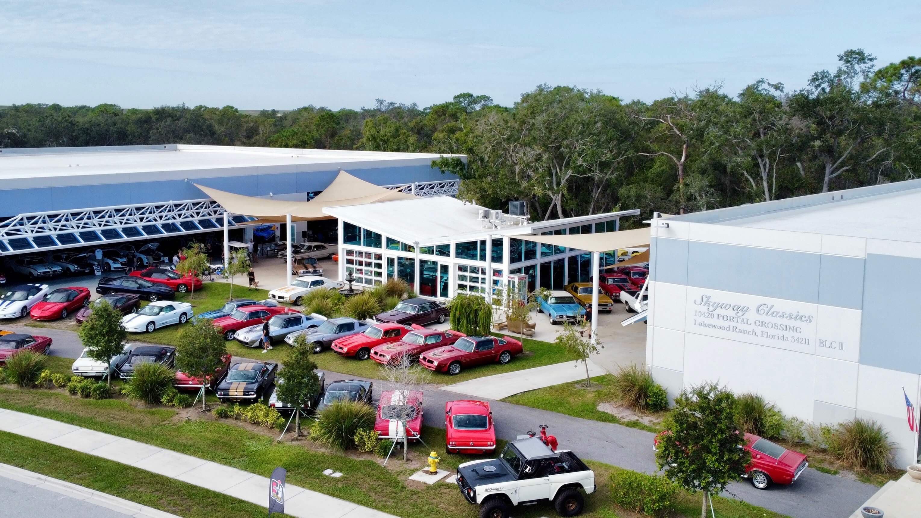 Sarasota Showroom exterior view